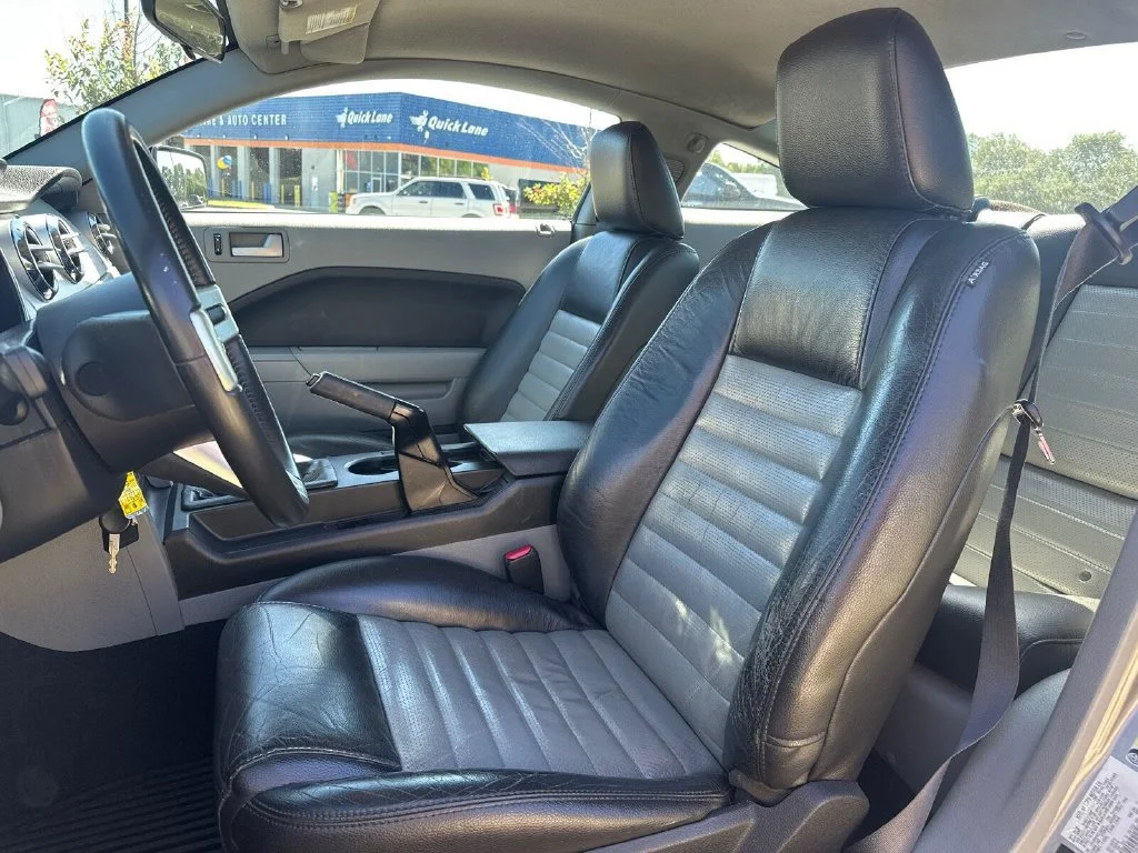 Used 2009  Ford GT image 3