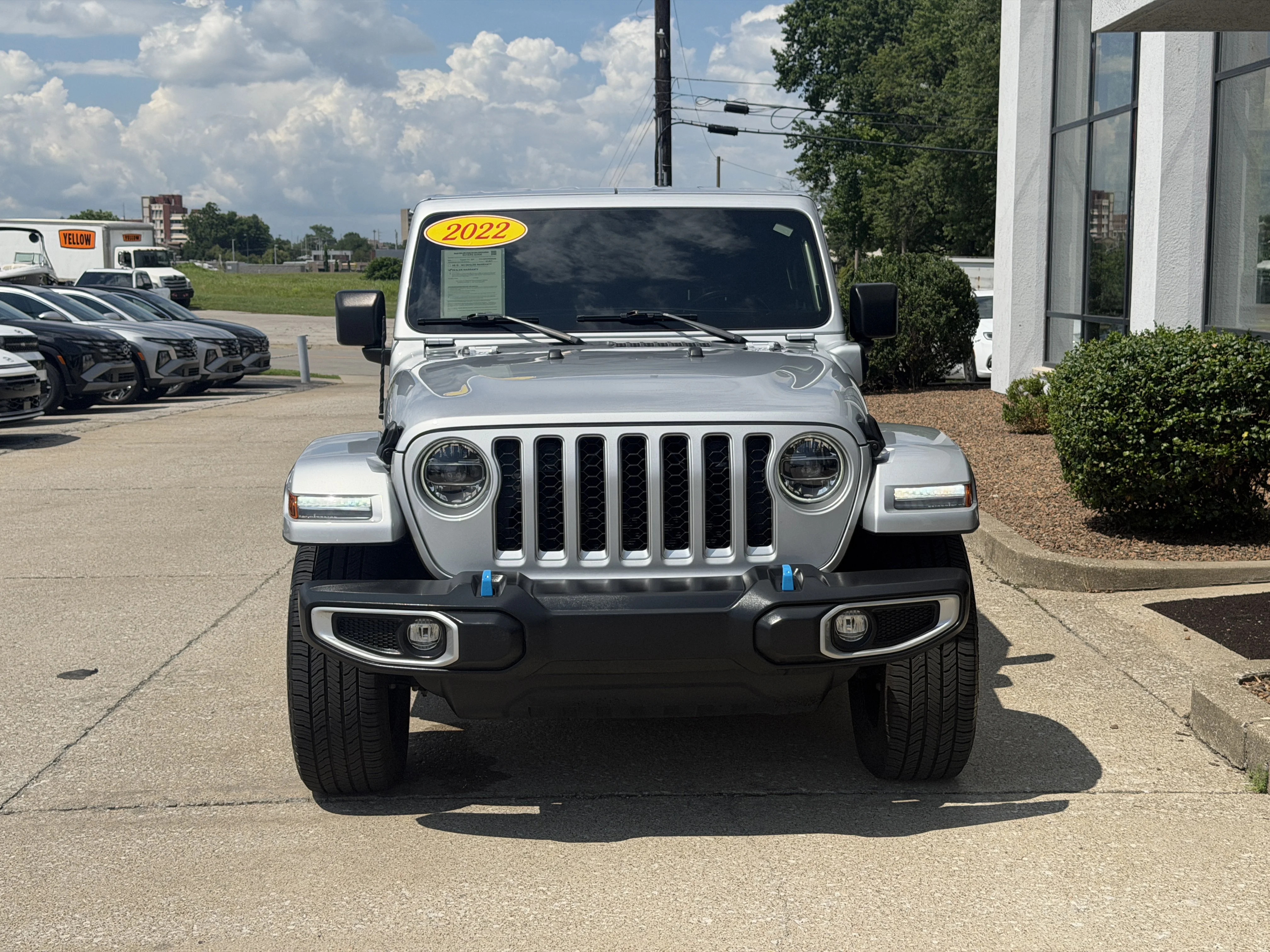 Used 2022 Silver Zynith Clearcoat Jeep Unlimited Sahara image 24