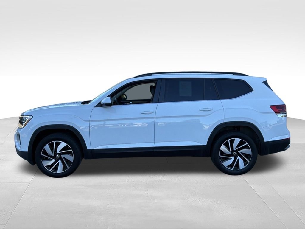 Used 2024  Volkswagen 2.0T SE w/Technology image 3