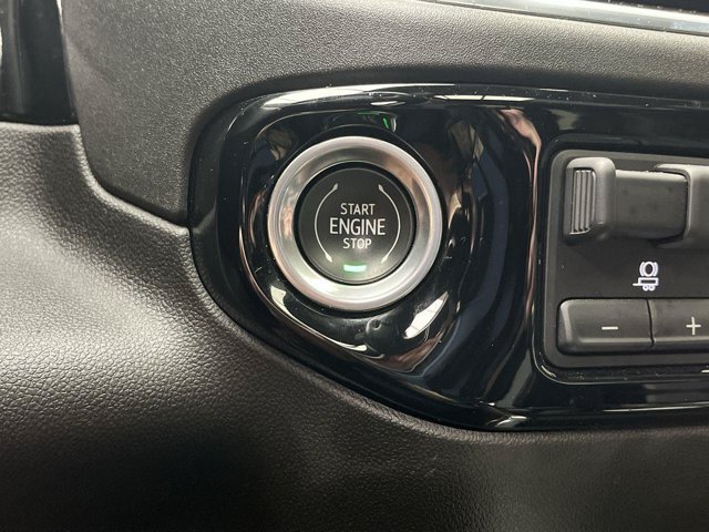 Used 2024 Onyx Black GMC Elevation image 23