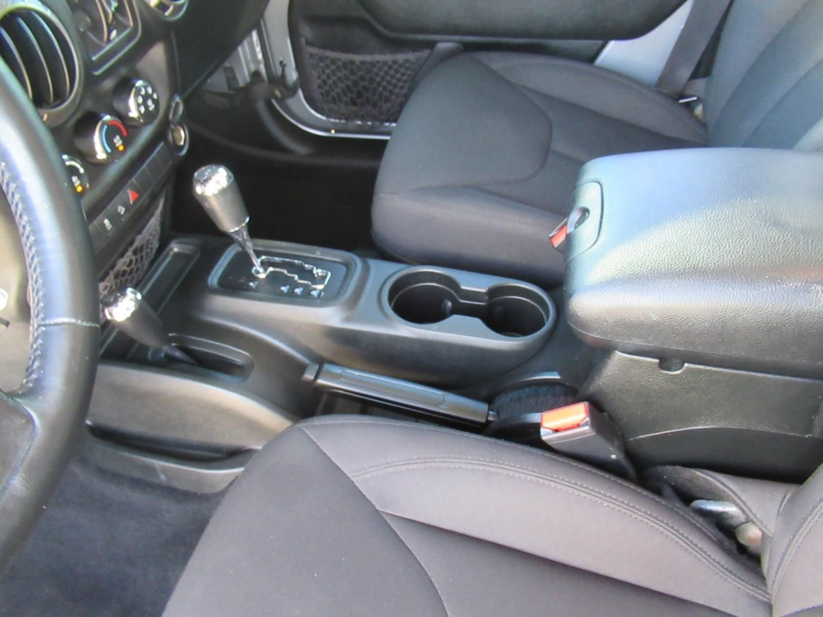 Used 2018 Silver Jeep Unlimited Sport image 20