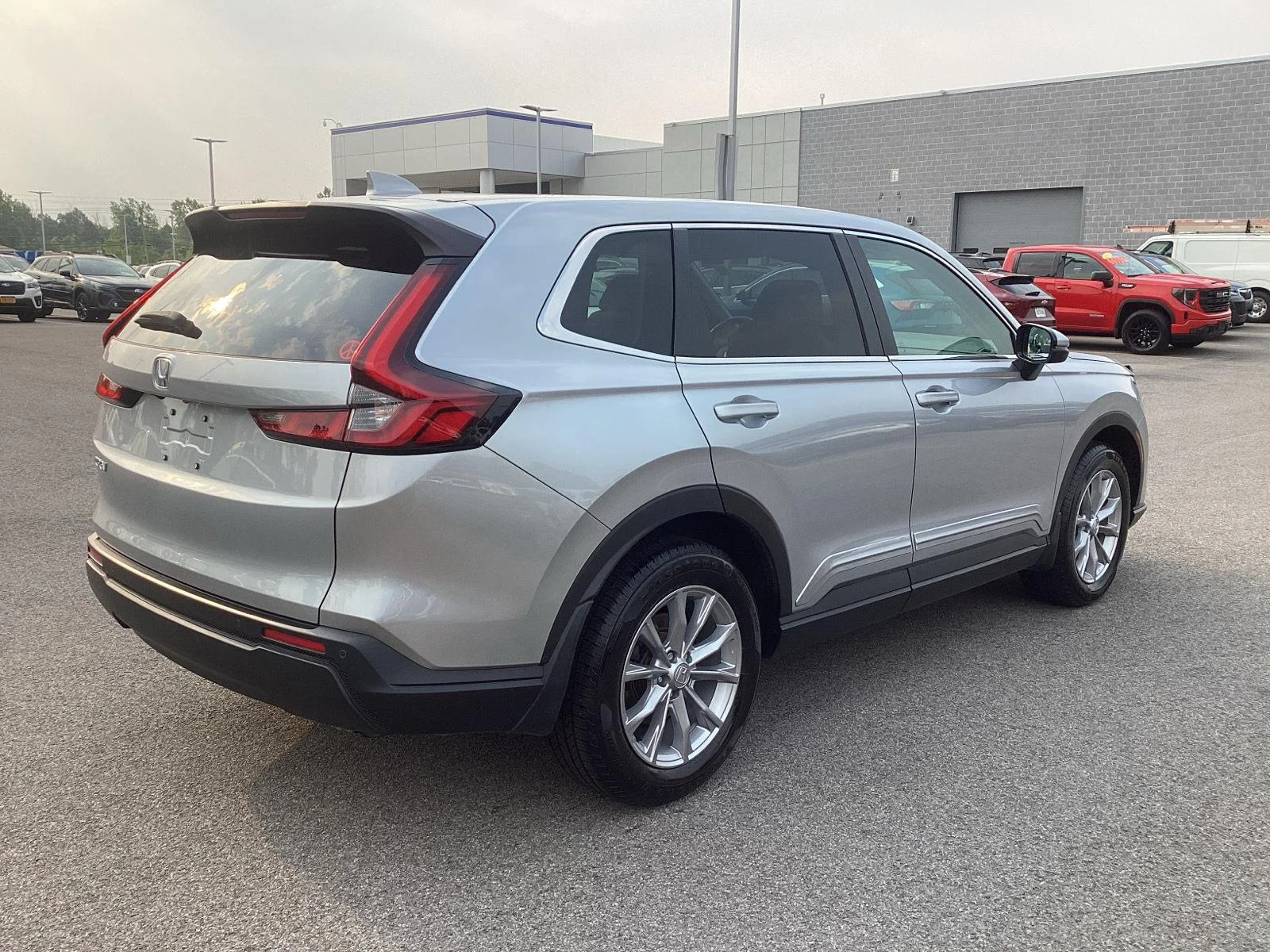 Used 2025 Solar Silver Metallic Honda EX-L image 7