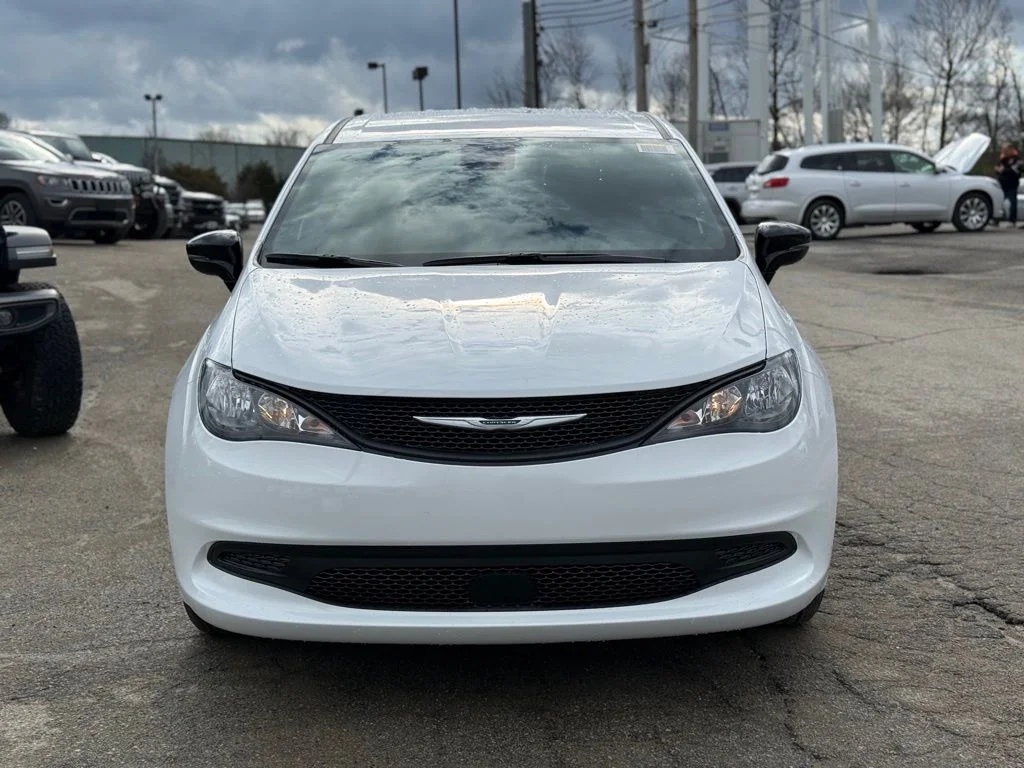 New 2026 Bright White Clear-Coat Exterior Paint Chrysler LX image 3