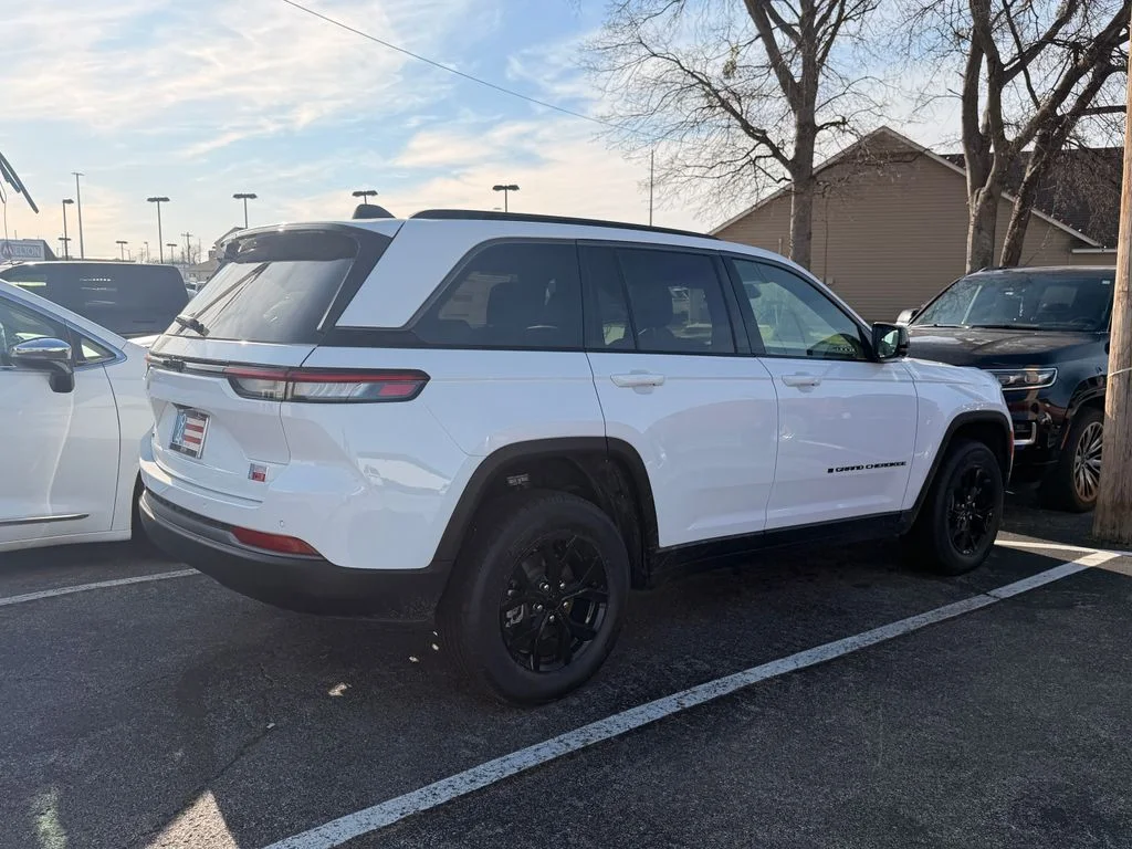 New 2026 White Jeep Altitude image 5