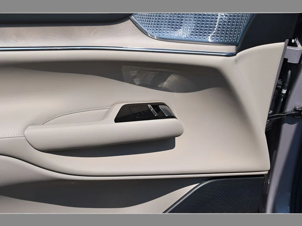 2026 Volvo EX90 Ultra - Photo 26
