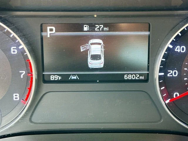 Used 2023 White Kia GT-Line image 12