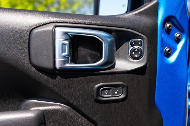 Used 2024 Blue Pearl Jeep Rubicon image 24