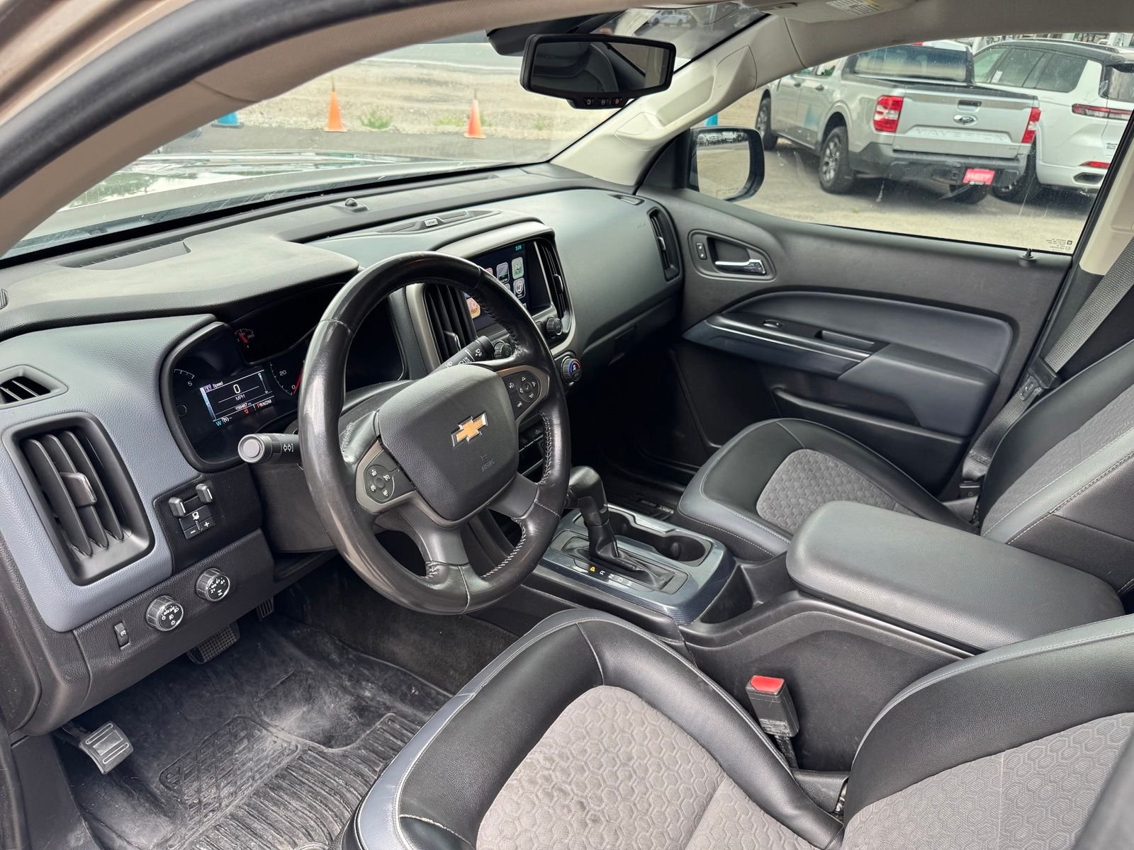 Used 2016 Brownstone Metallic Chevrolet Z71 image 8