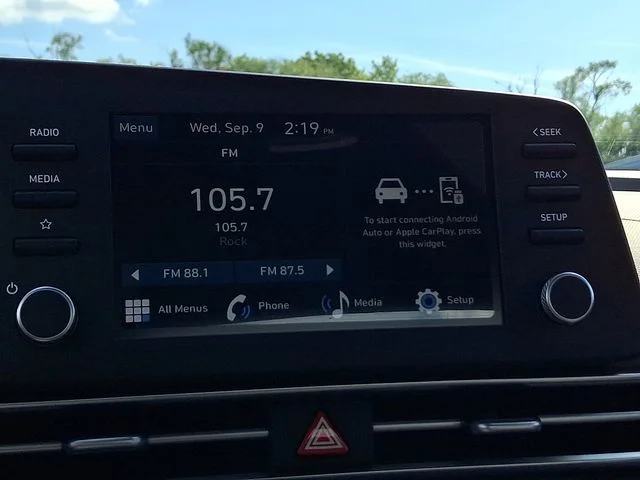 New 2026 White Hyundai SE image 13