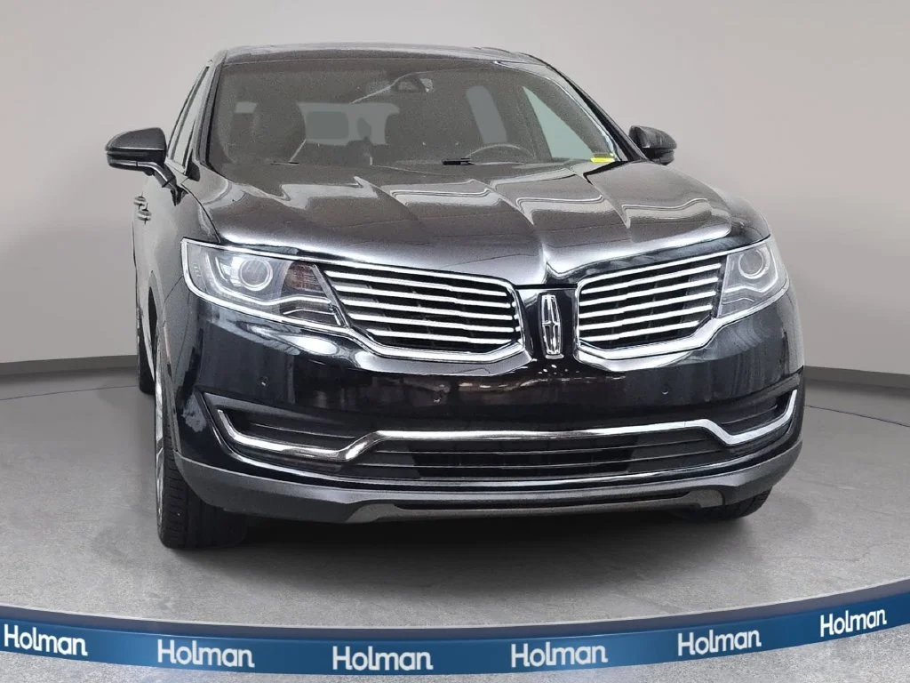 Used 2016 Black Lincoln Reserve image 3