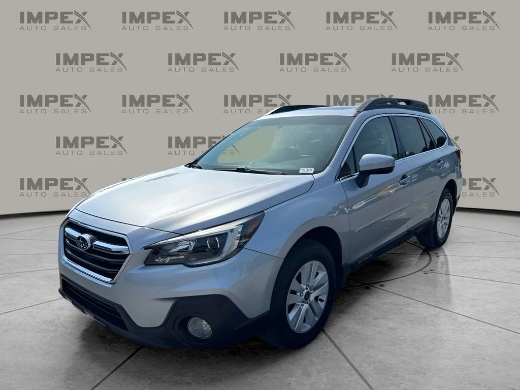 Used 2018 Silver Subaru 2.5i Premium image 1