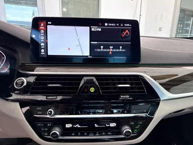 Used 2021 Gray BMW 530i xDrive image 27