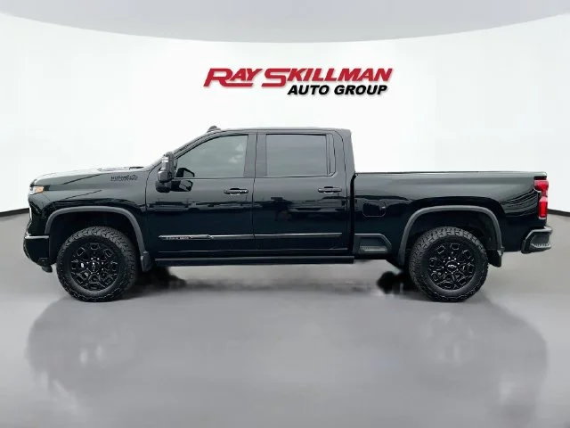 Used 2024 Black Chevrolet High Country image 4