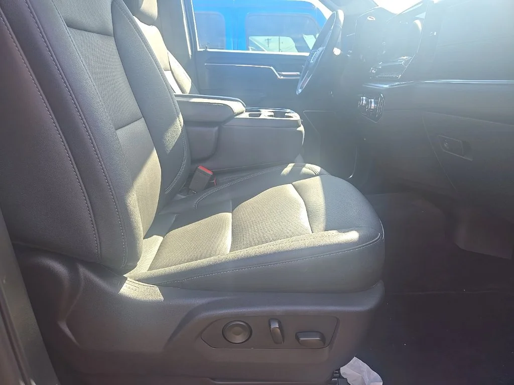Used 2026 Silver GMC SLT image 5