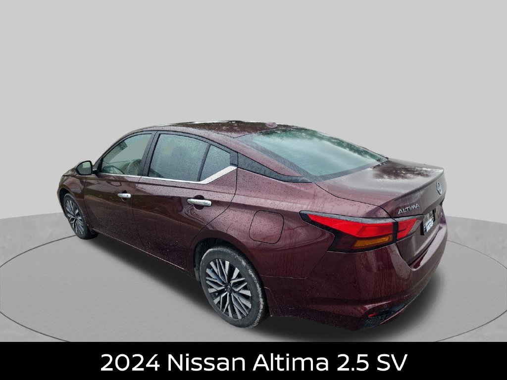 Used 2024 Red Nissan 2.5 SV image 3