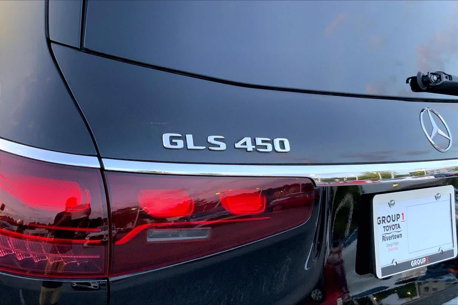 Used 2025 Twilight Blue Metallic Mercedes-Benz GLS 450 image 28