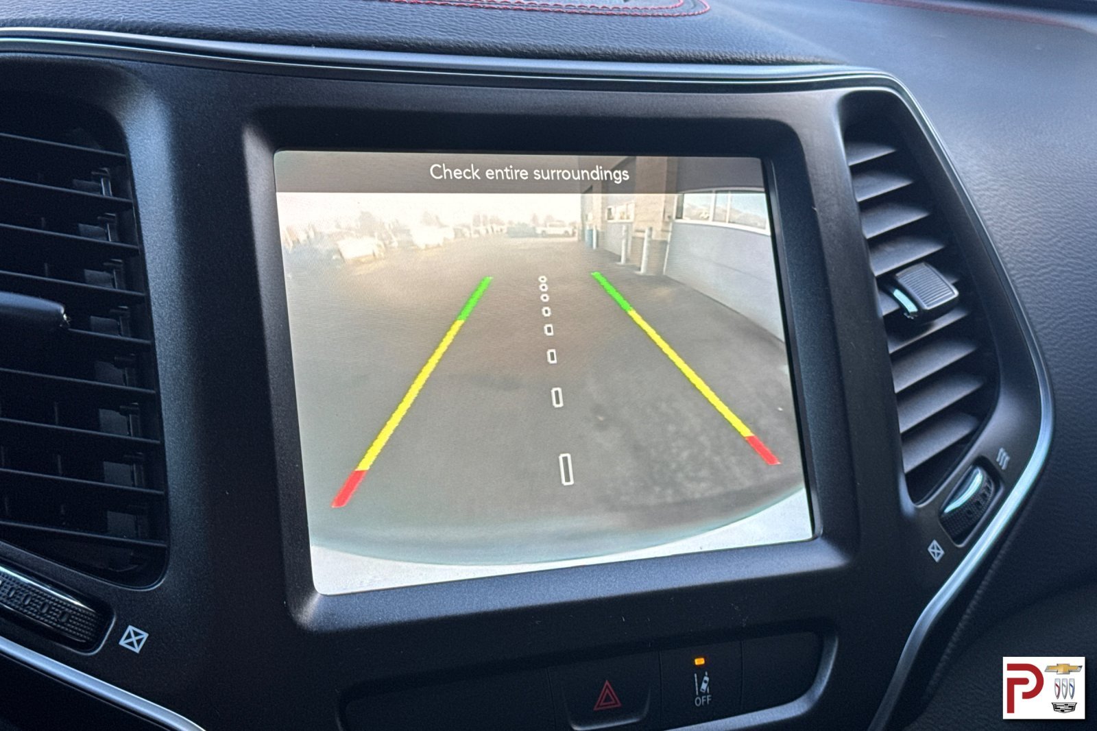 Used 2022 White Jeep Trailhawk image 22