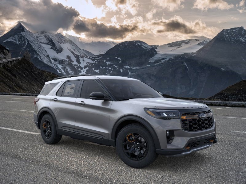 New 2026 Carbonized Gray Metallic Ford Tremor image 7