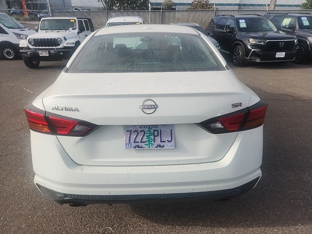 Used 2024 White Nissan 2.5 SR image 12