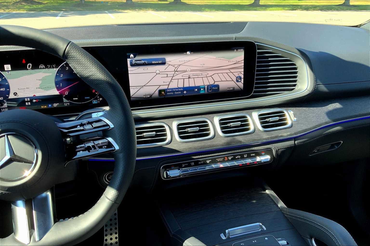 New 2026 Polar White Mercedes-Benz GLS 450 image 6