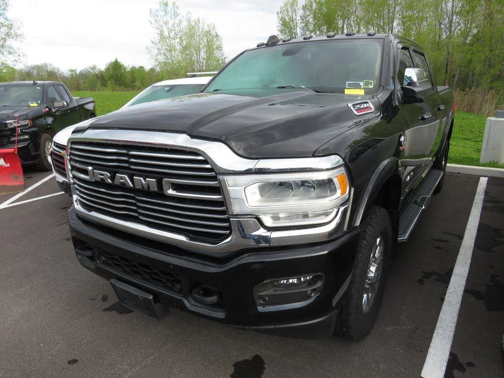 Used 2022 Diamond Black Ram Laramie image 13