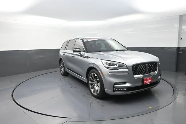 Used 2022 Silver Lincoln Grand Touring image 38