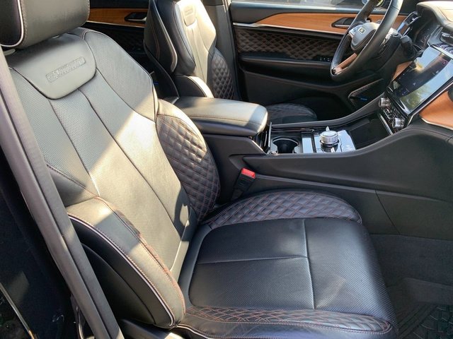 Used 2023 Black Jeep Summit Reserve 4xe image 10