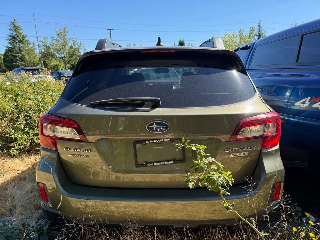 Used 2017 Green Subaru 2.5i Premium image 3