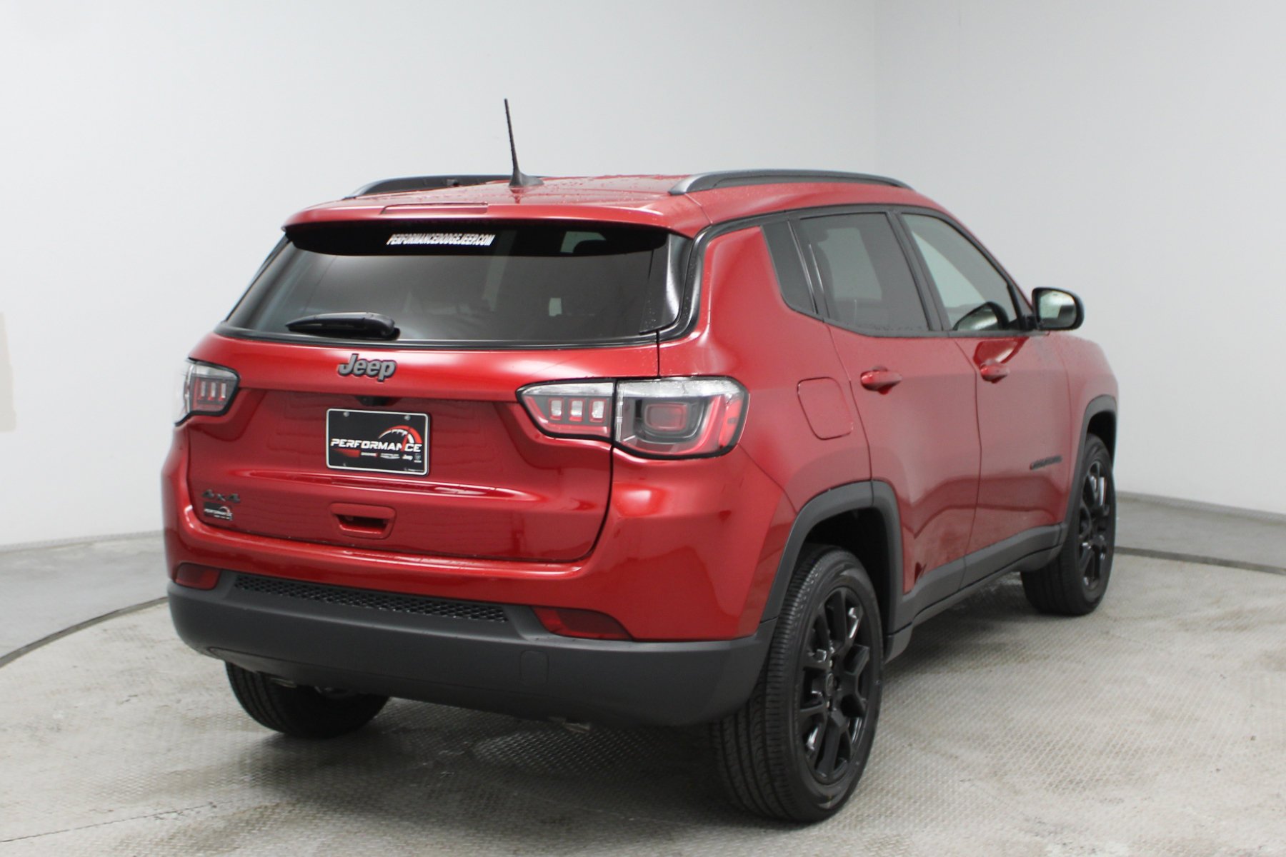 New 2026 Red Hot Pearl-Coat Exterior Paint Jeep LATITUDE ALTITUDE 4X4 image 30