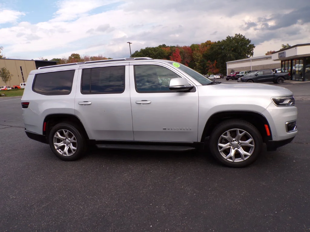 Used 2022 Silver Jeep Series II image 4