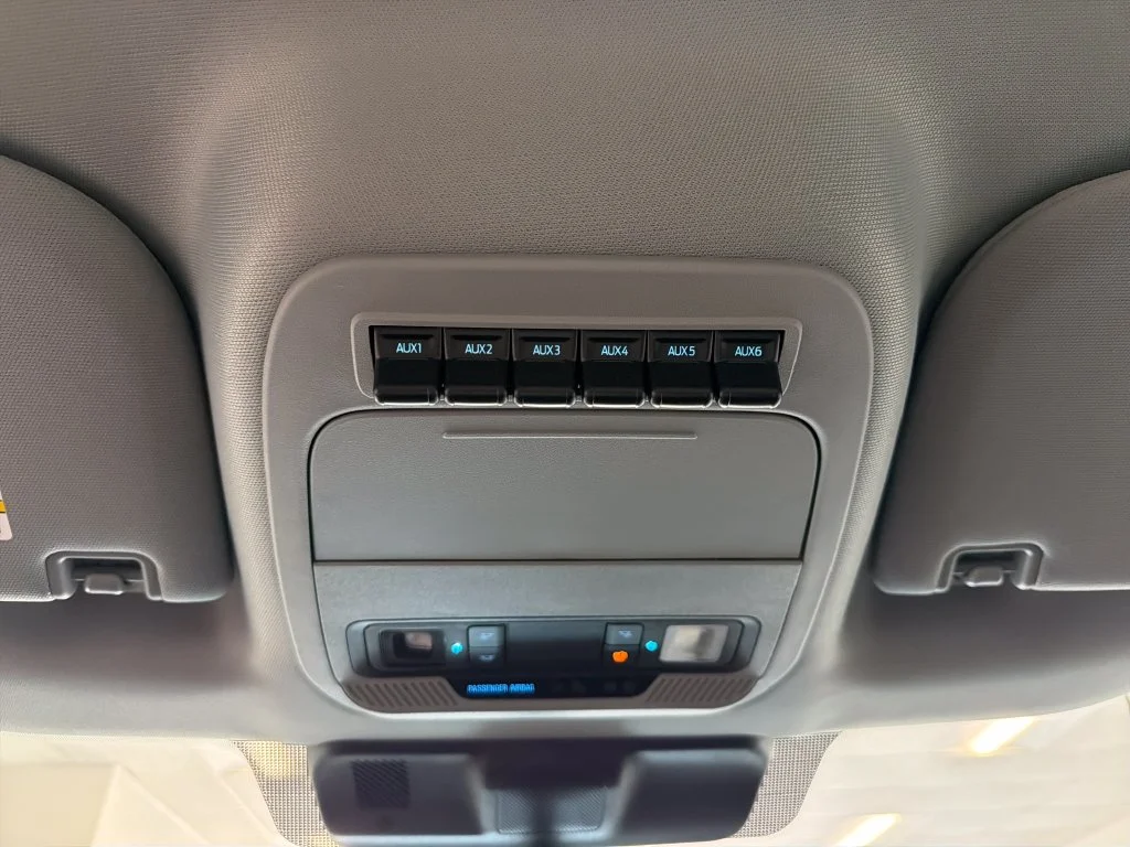 New 2027 Oxford White Ford F-550® XL image 18