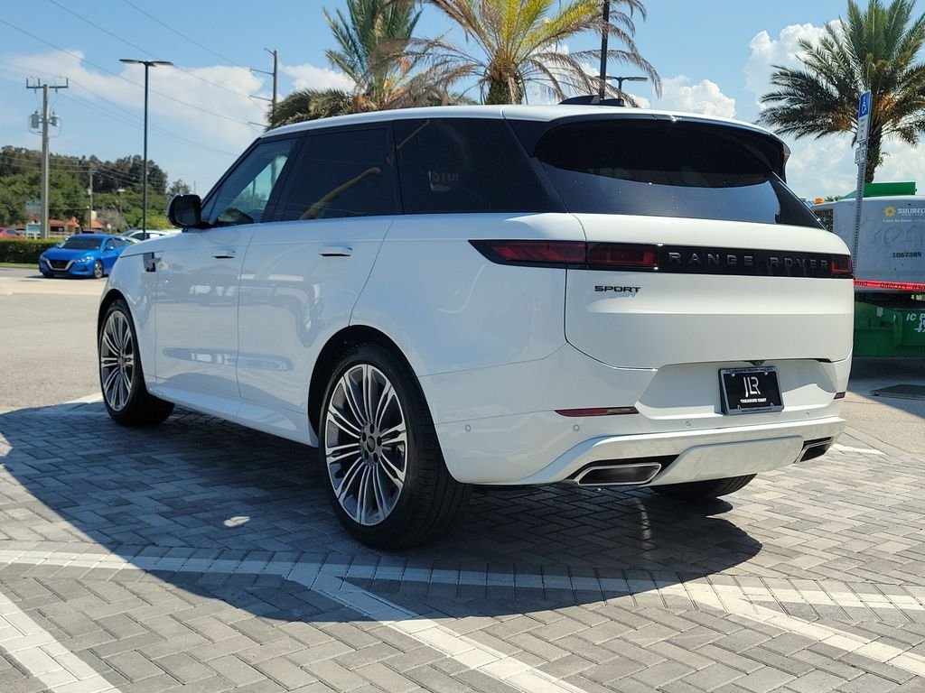 New 2026 White Land Rover Dynamic SE image 3