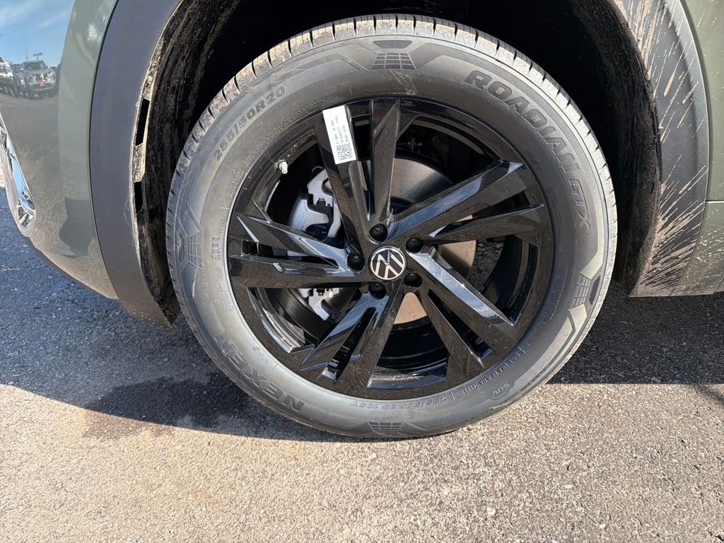 New 2026  Volkswagen 2.0T SEL R-Line Black image 30