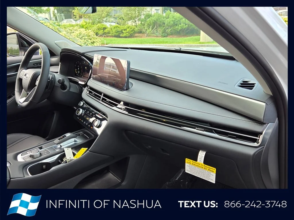 New 2027 RADIANT WHITE INFINITI Luxe AWD image 16