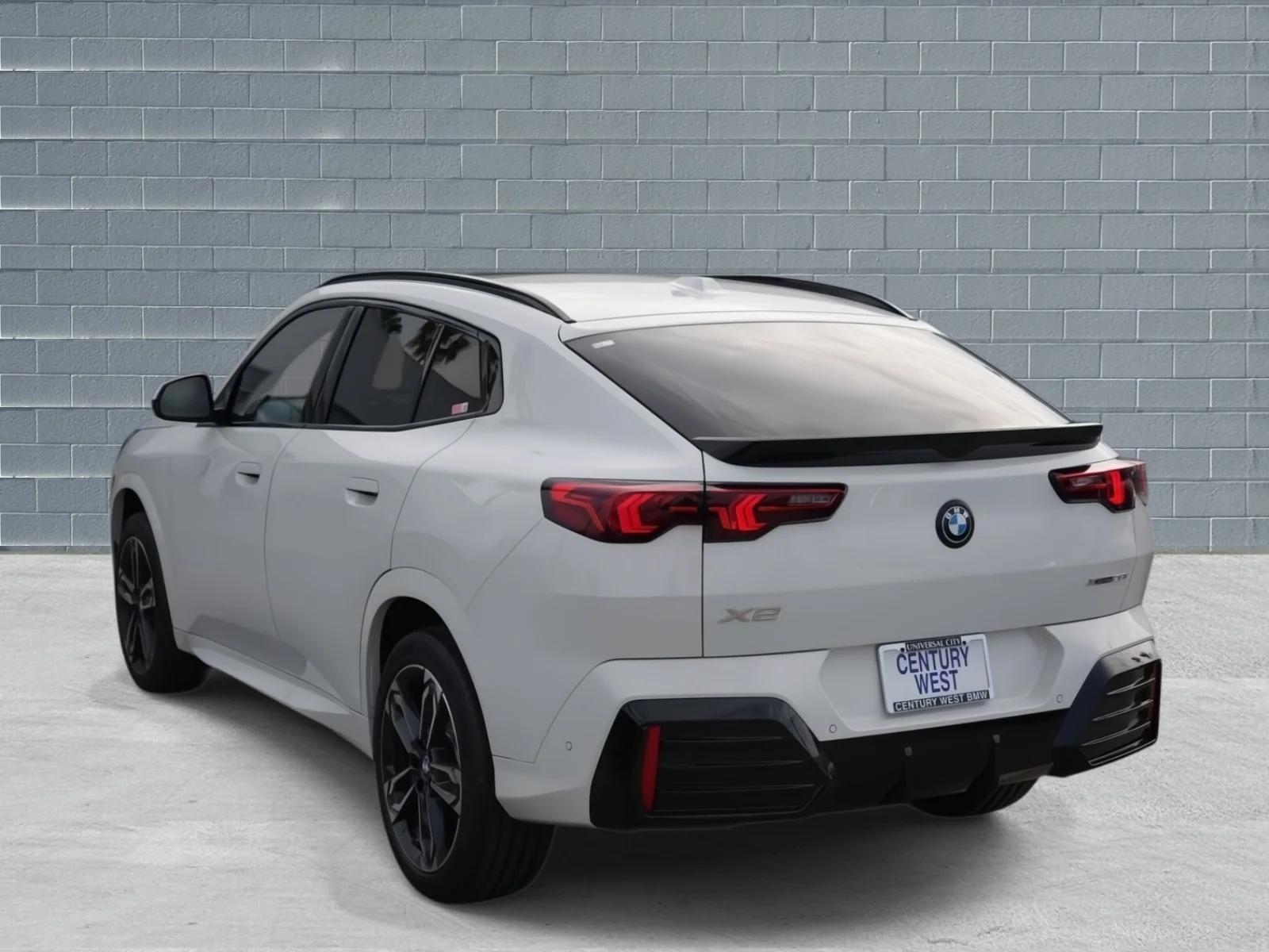New 2026 Alpine White BMW xDrive28i image 3