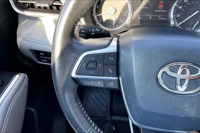 Used 2022 Black Toyota XLE image 16