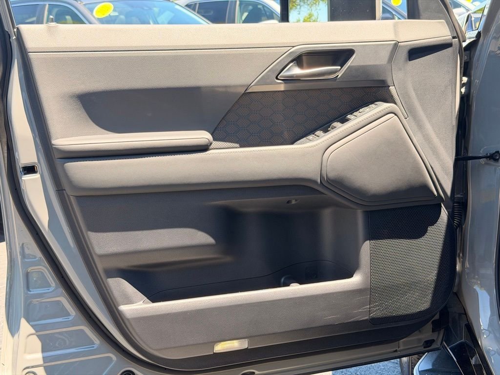 Used 2024  Lexus 550 Premium+ image 29