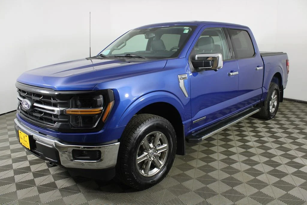 Used 2024 Blue Ford XLT image 3