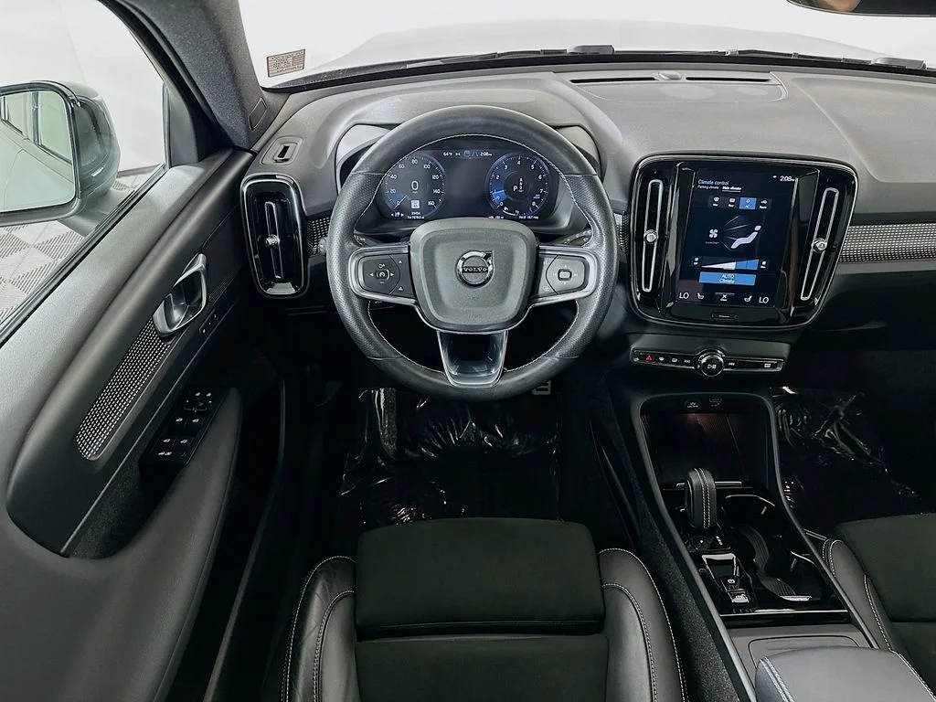 Used 2021 Gray Metallic Volvo R-Design image 24
