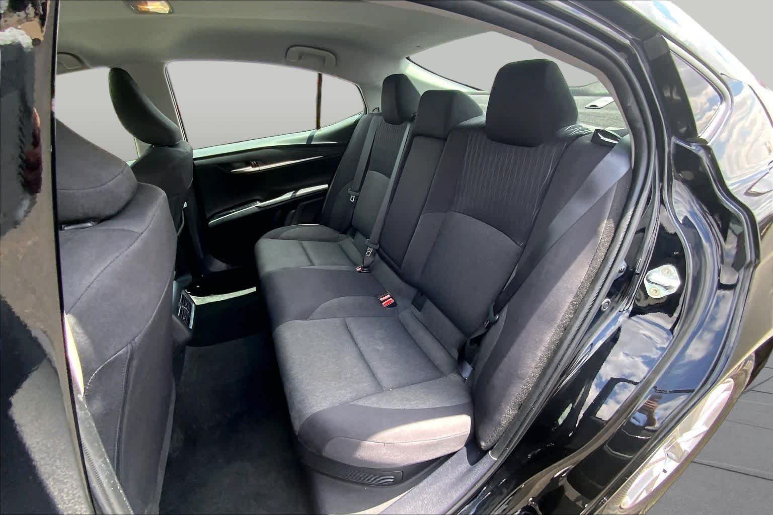 Used 2025 Midnight Black Metallic Toyota LE image 21