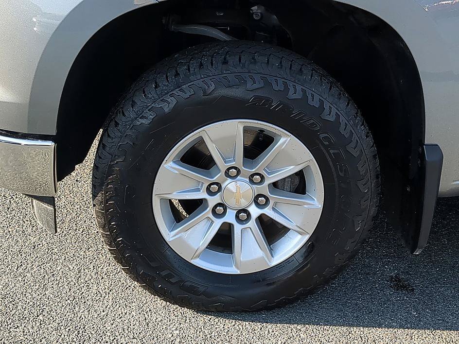 Used 2023 Sterling Gray Metallic Chevrolet LT image 10