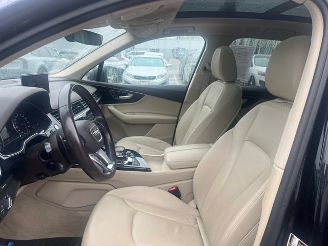 Used 2019 Orca Black Metallic Audi SE Premium image 12