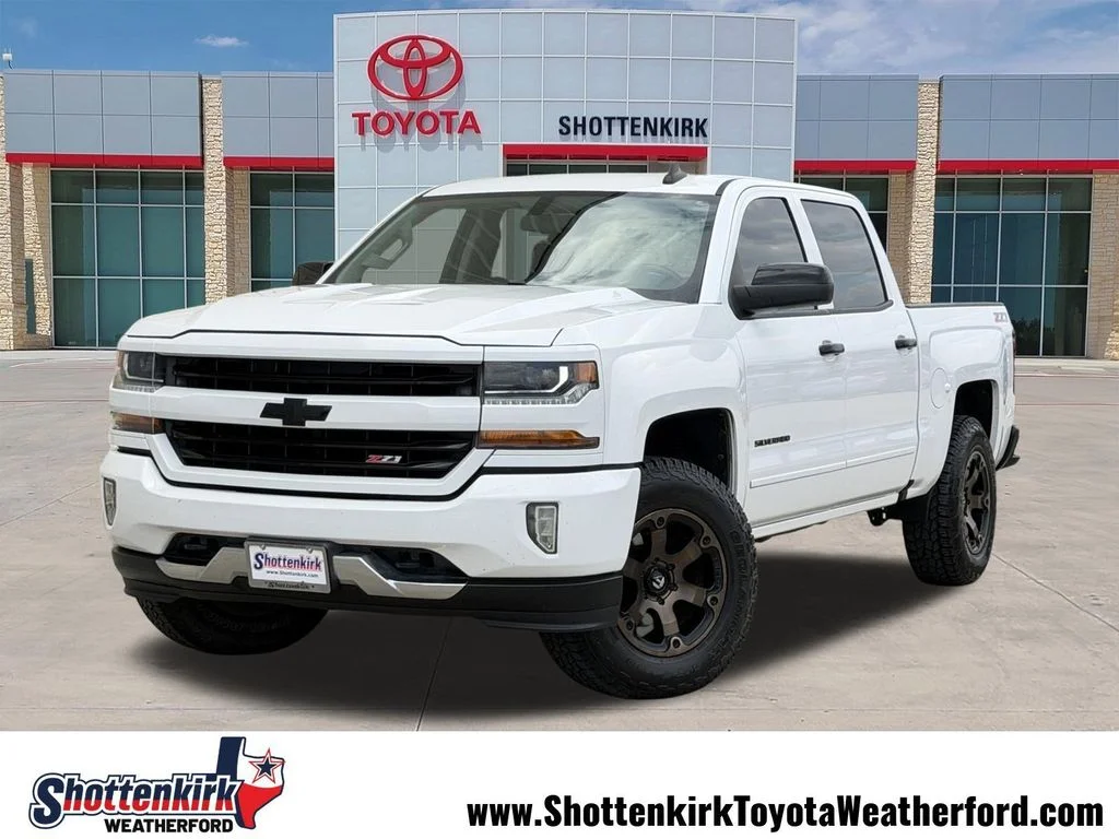 Used 2017 White Chevrolet LT image 1