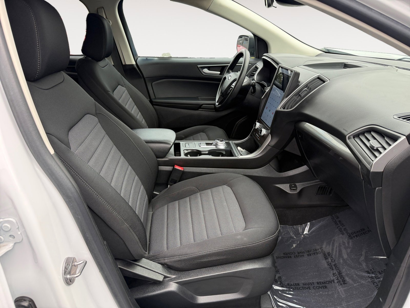 Used 2021 Oxford White Ford SE image 19