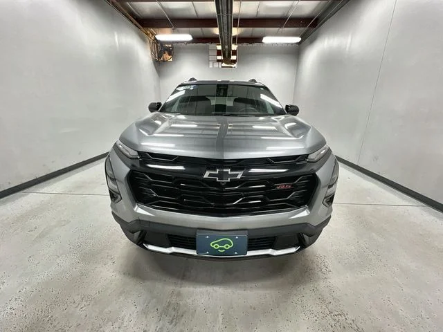 Certified Used 2025 Gray Chevrolet RS image 3