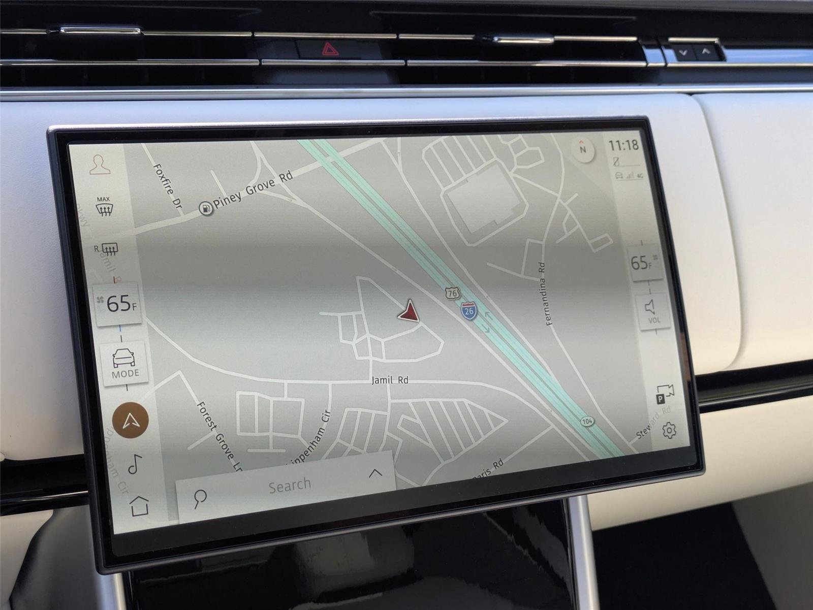 New 2026 Ostuni Pearl White Land Rover SE image 21