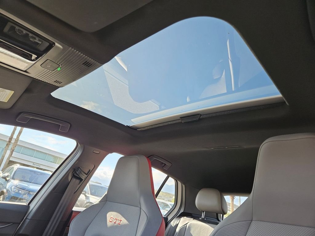 2025 Volkswagen Golf GTI SE - Photo 15