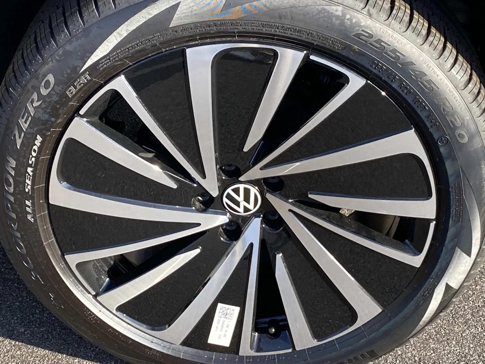 2025 Volkswagen ID.4 PRO - Photo 6