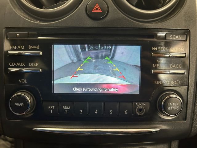 Used 2015 Red Nissan S image 26