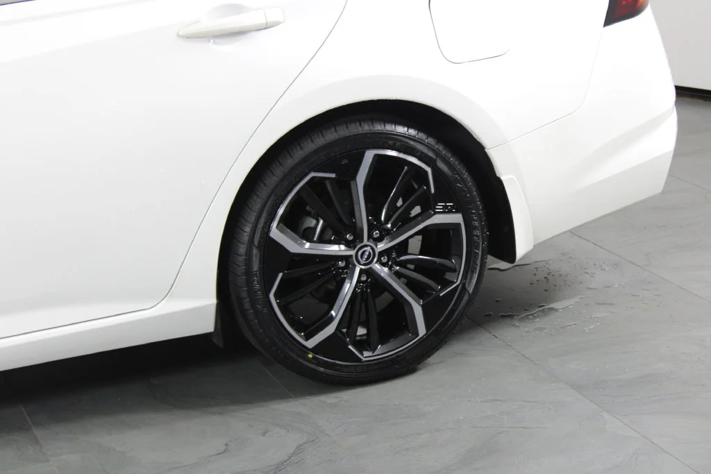 Certified Used 2023 White Nissan 2.5 SR image 15